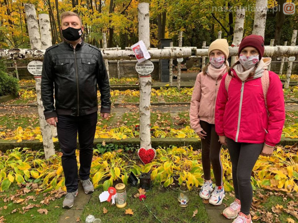 Odwiedzili groby na cmentarzu powązkowskim