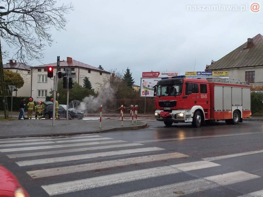 Płonący samochód na Kopernika [FILM i ZDJĘCIA]