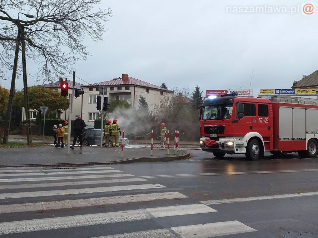 Płonący samochód na Kopernika [FILM i ZDJĘCIA]