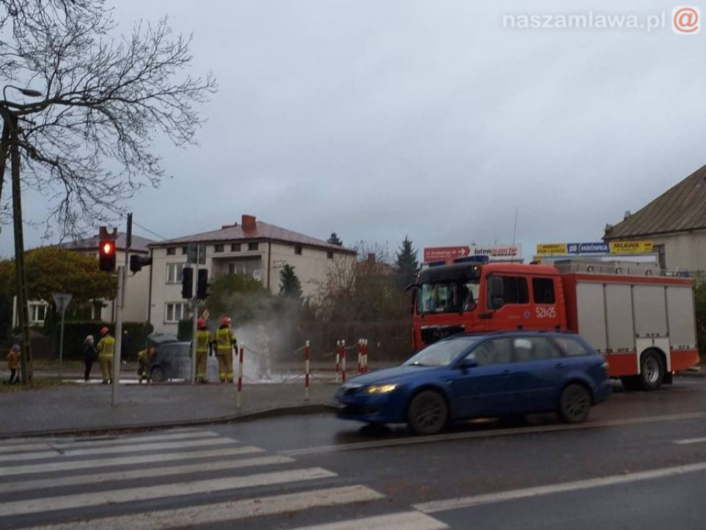 Płonący samochód na Kopernika [FILM i ZDJĘCIA]