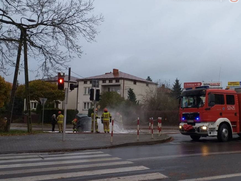 Płonący samochód na Kopernika [FILM i ZDJĘCIA]