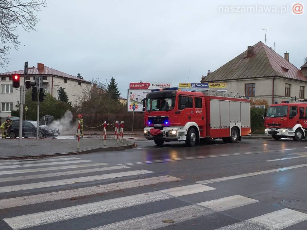 Płonący samochód na Kopernika [FILM i ZDJĘCIA]