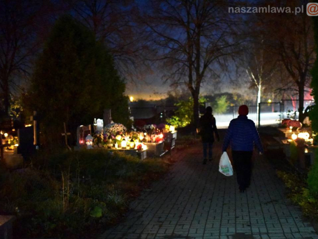 Wszystkich Świętych 2020 [ZDJĘCIA]