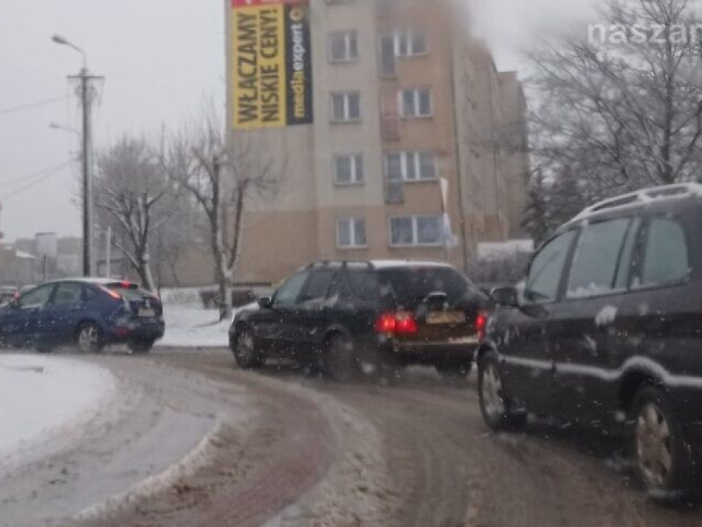 Atak zimy - fatalne warunki na drogach [FILM i ZDJĘCIA]