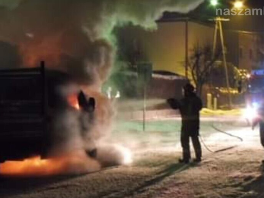 Płonący bus w Mławie - FOTOREPORTAŻ