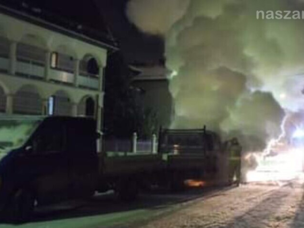 Płonący bus w Mławie - FOTOREPORTAŻ