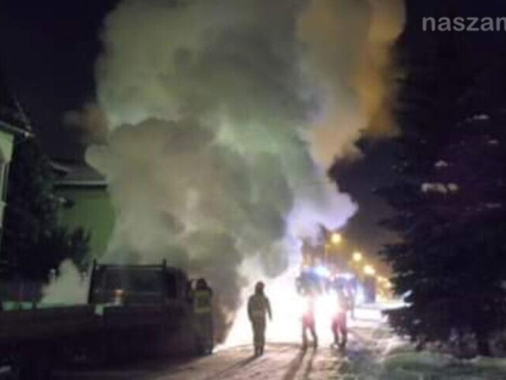 Płonący bus w Mławie - FOTOREPORTAŻ