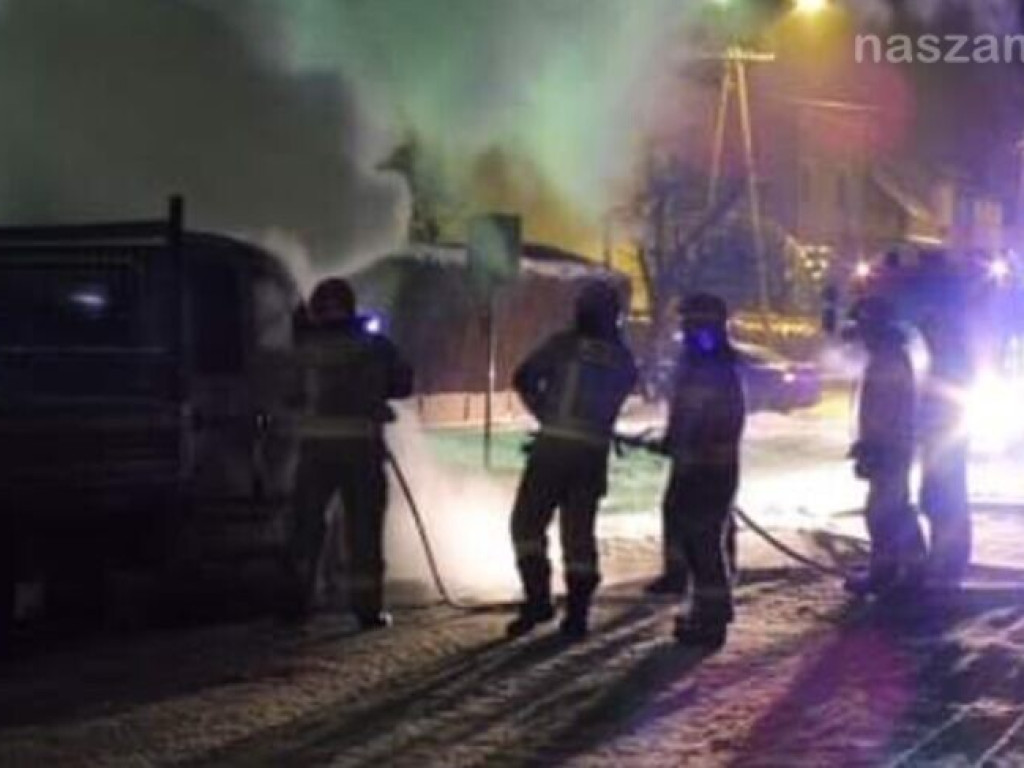 Płonący bus w Mławie - FOTOREPORTAŻ