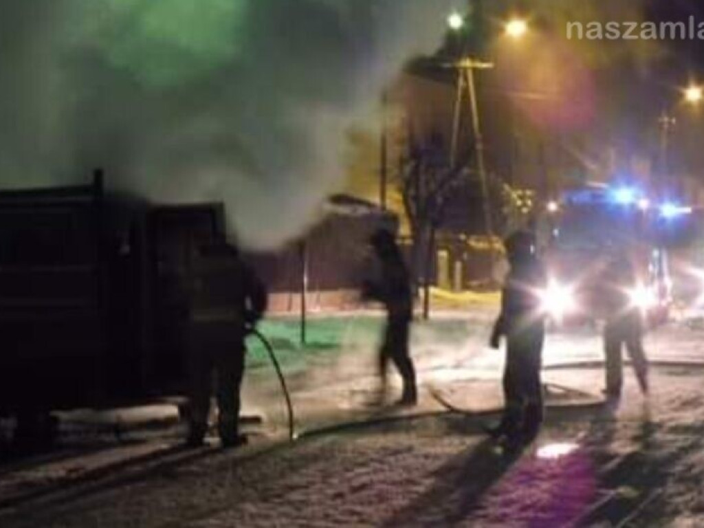 Płonący bus w Mławie - FOTOREPORTAŻ