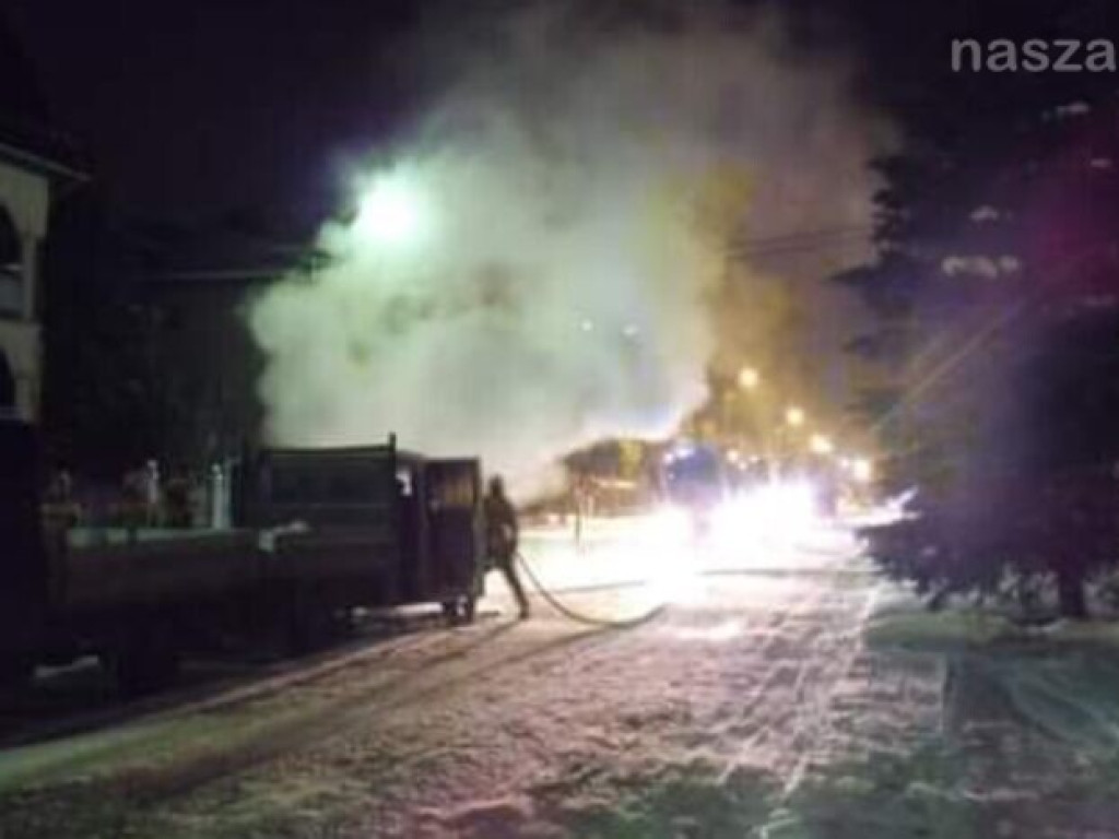 Płonący bus w Mławie - FOTOREPORTAŻ