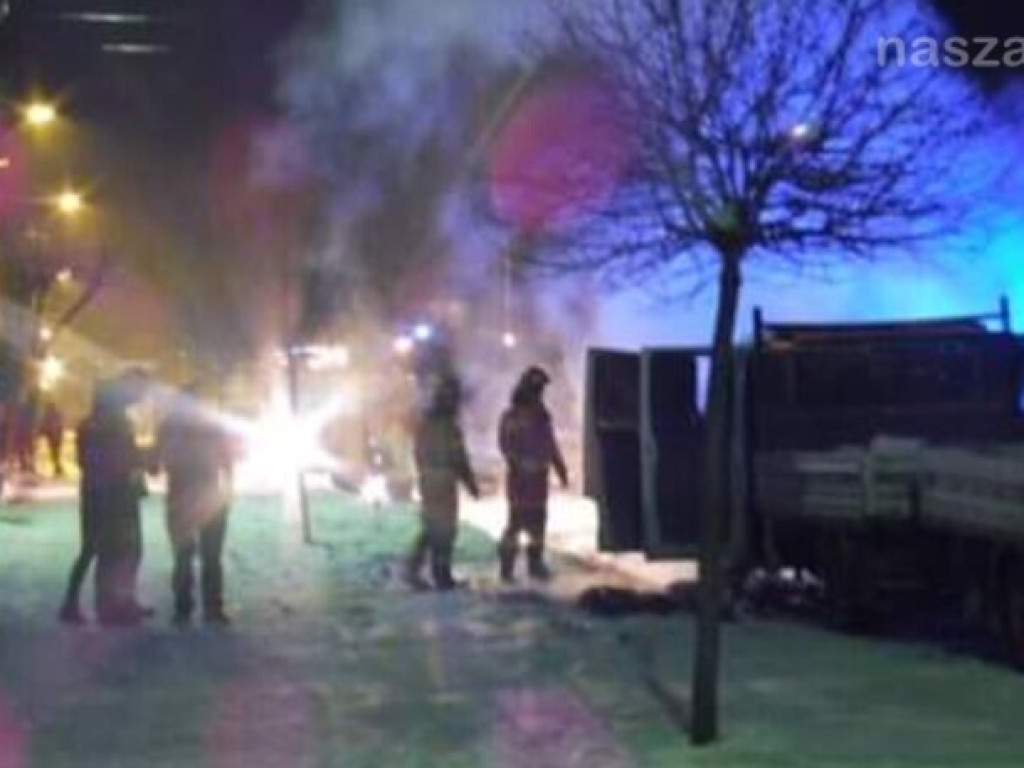 Płonący bus w Mławie - FOTOREPORTAŻ