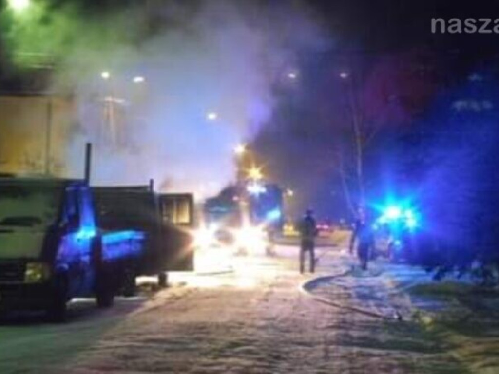 Płonący bus w Mławie - FOTOREPORTAŻ