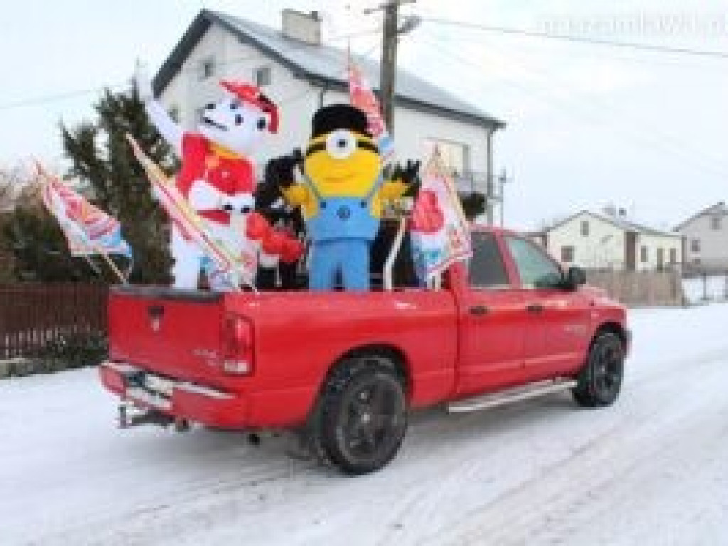 Parada maskotek dla WOŚP w Szreńsku i w Mławie