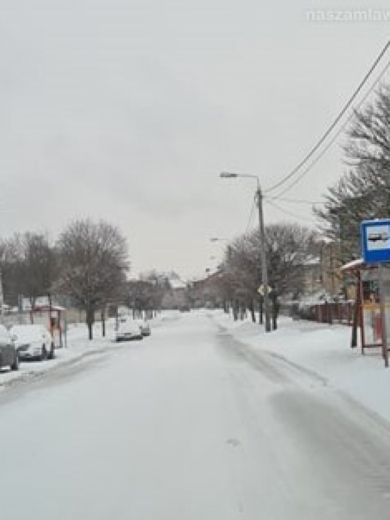 Ośnieżona Mława - a drogowcy jak zawsze... [ZDJĘCIA]