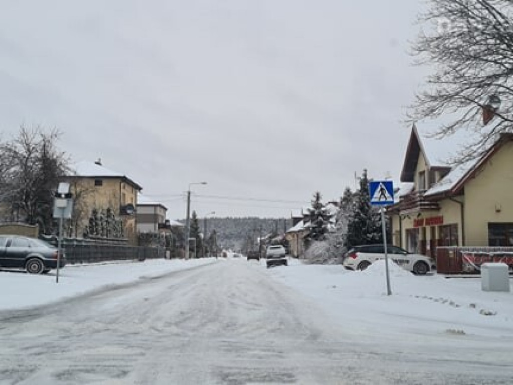 Ośnieżona Mława - a drogowcy jak zawsze... [ZDJĘCIA]