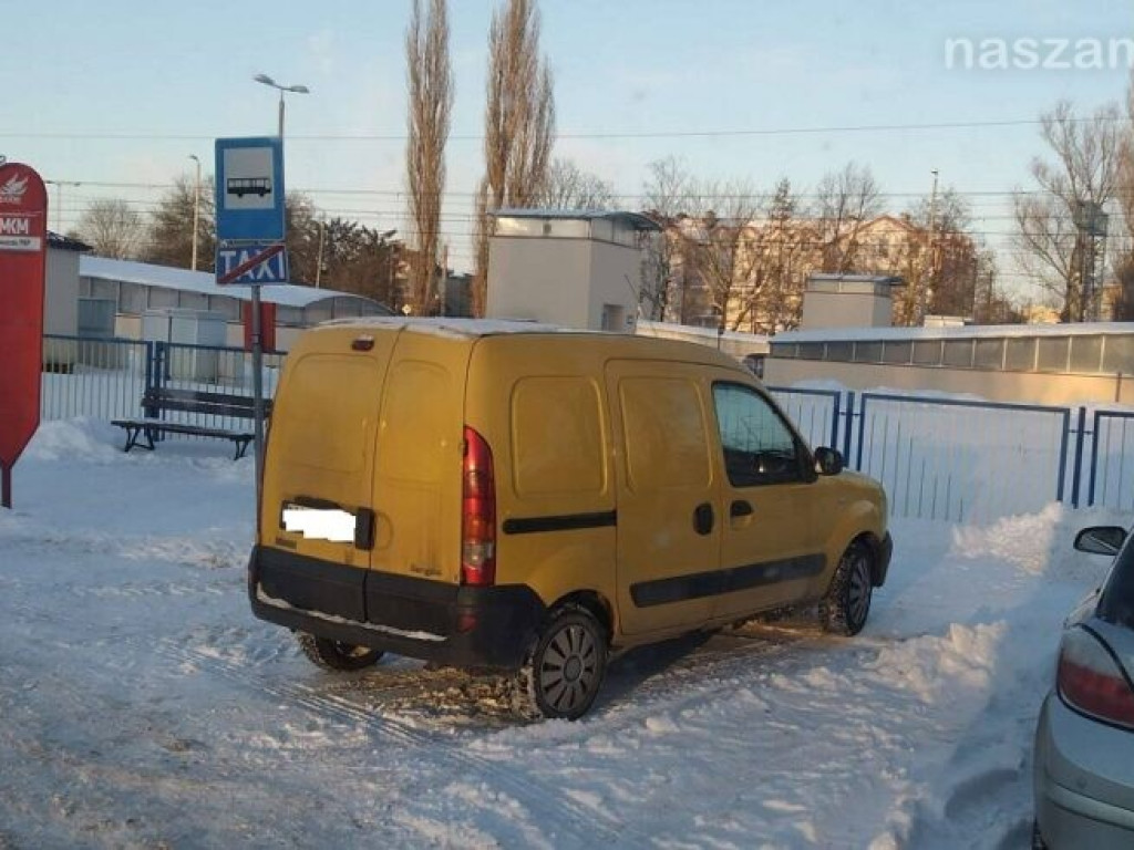 Tak parkują w Mławie [ZDJĘCIA]