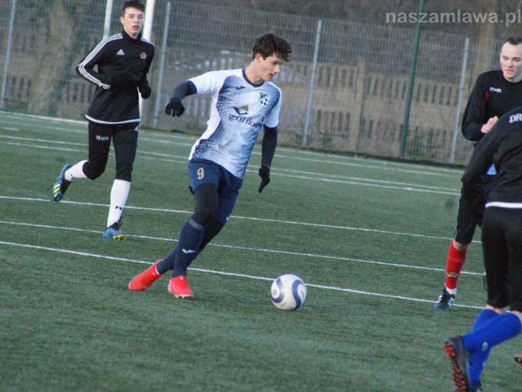 Motor nie zapalił. Pół tuzina goli Mławianki
