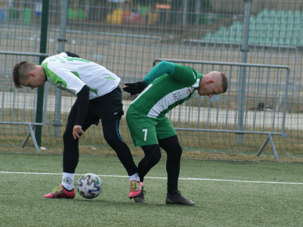 Osiem trafień w derbowej konfrontacji z Ciechanowem