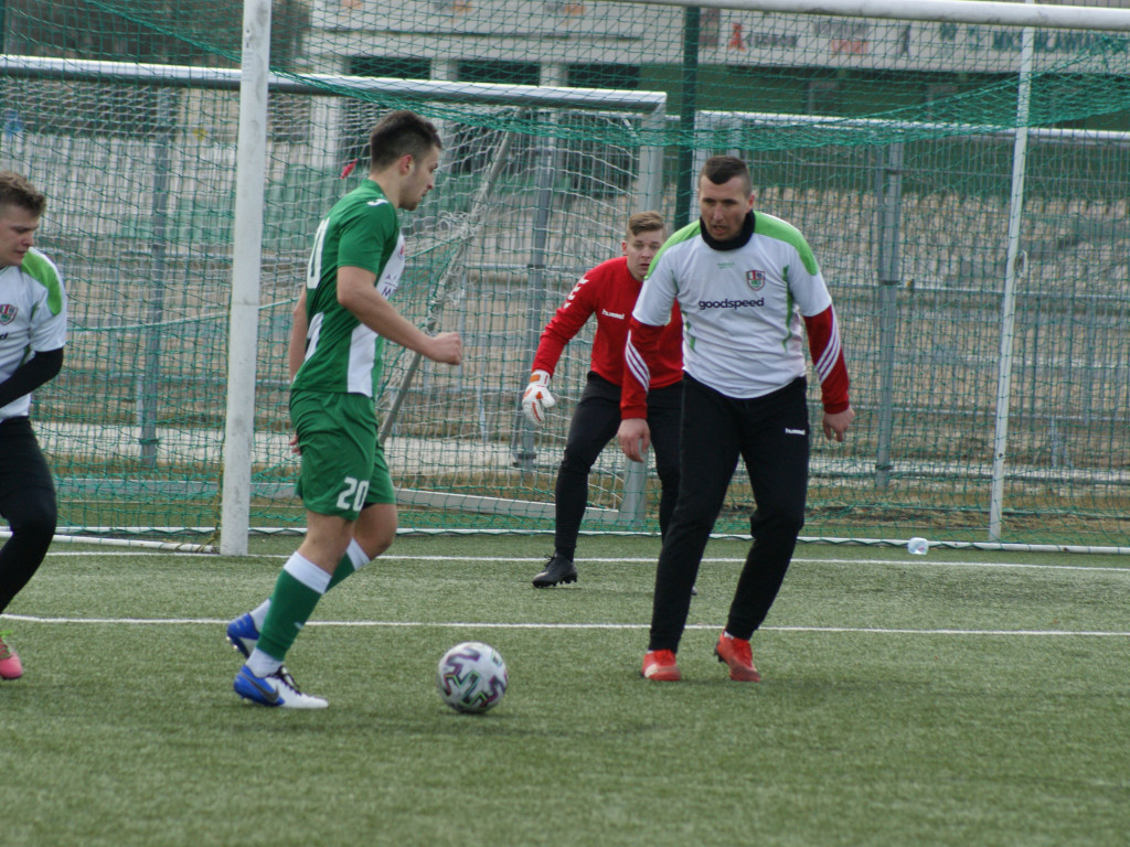 Osiem trafień w derbowej konfrontacji z Ciechanowem