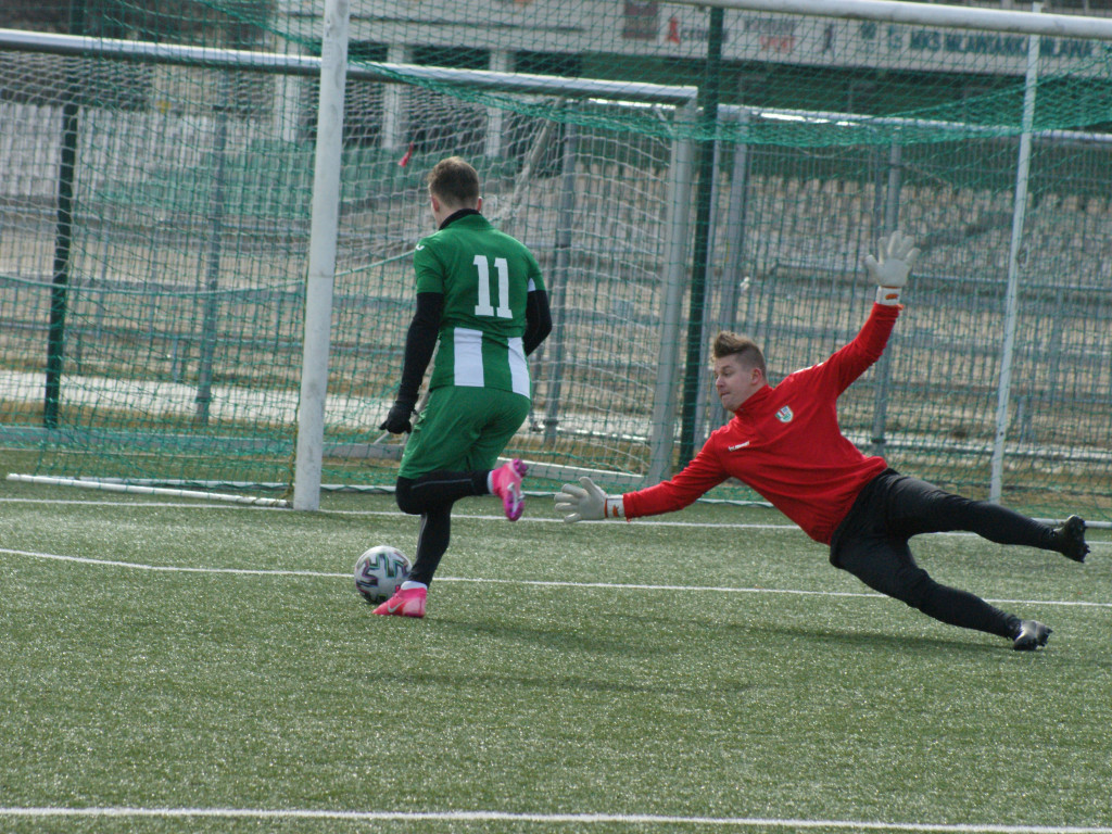 Osiem trafień w derbowej konfrontacji z Ciechanowem