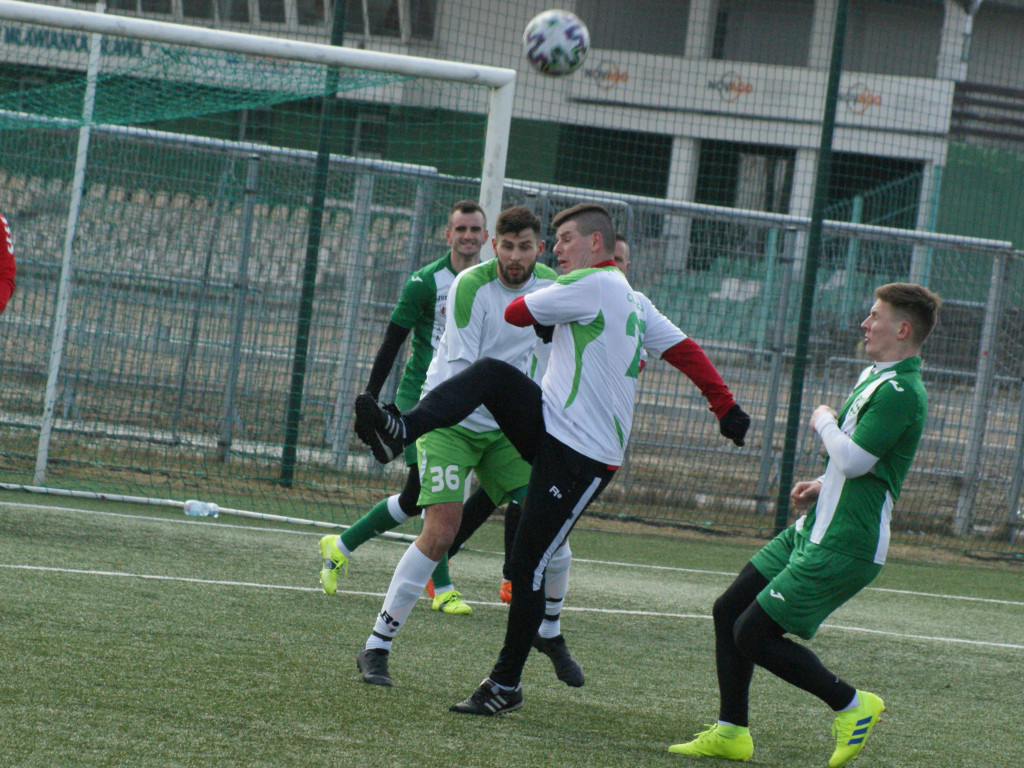 Osiem trafień w derbowej konfrontacji z Ciechanowem