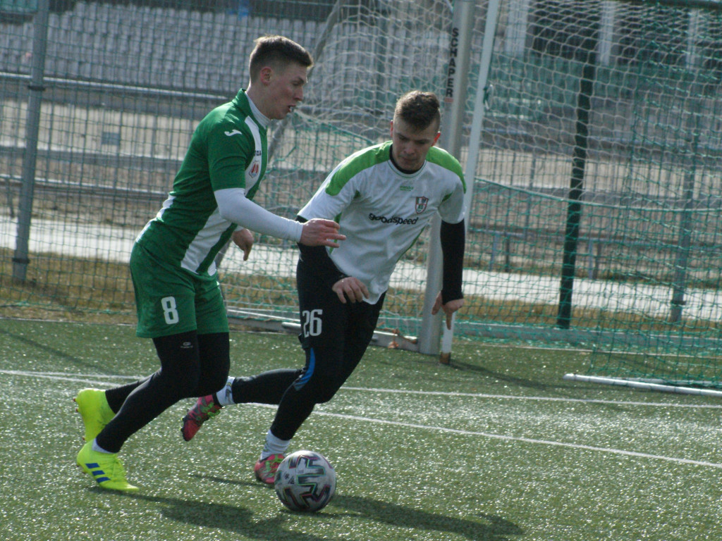 Osiem trafień w derbowej konfrontacji z Ciechanowem