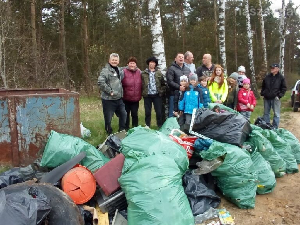 Mieszkańcy sprzątają świat