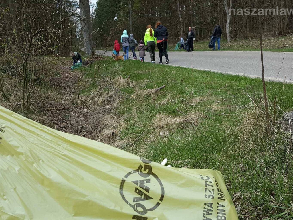 Mieszkańcy sprzątają świat