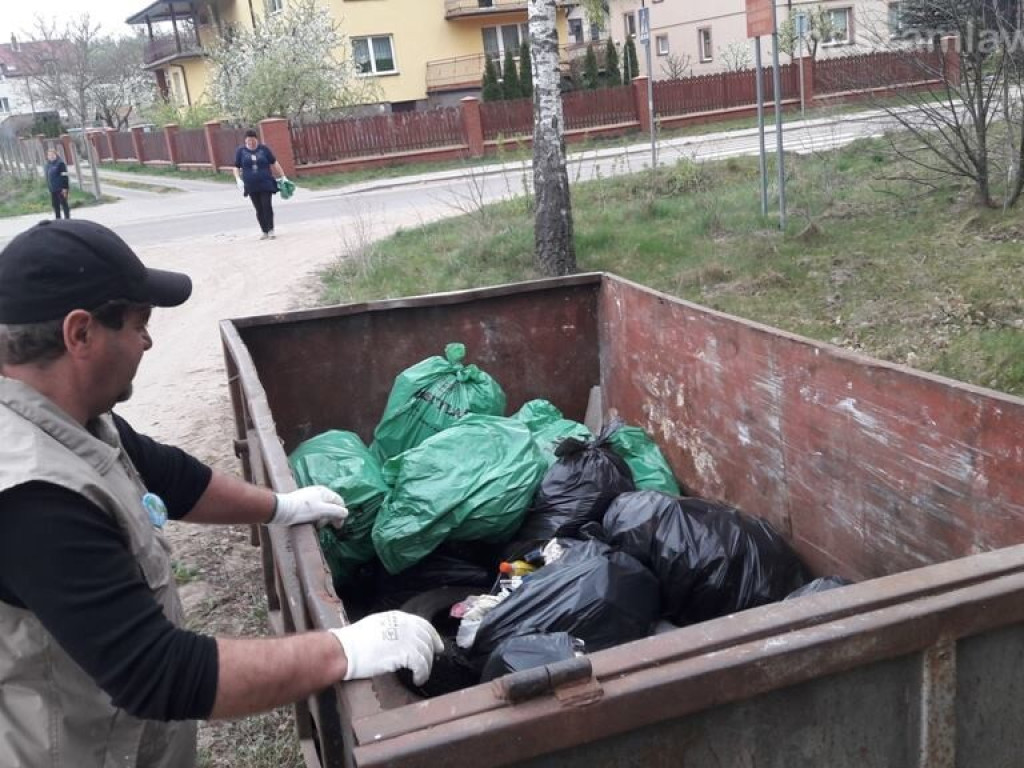 Mieszkańcy sprzątają świat