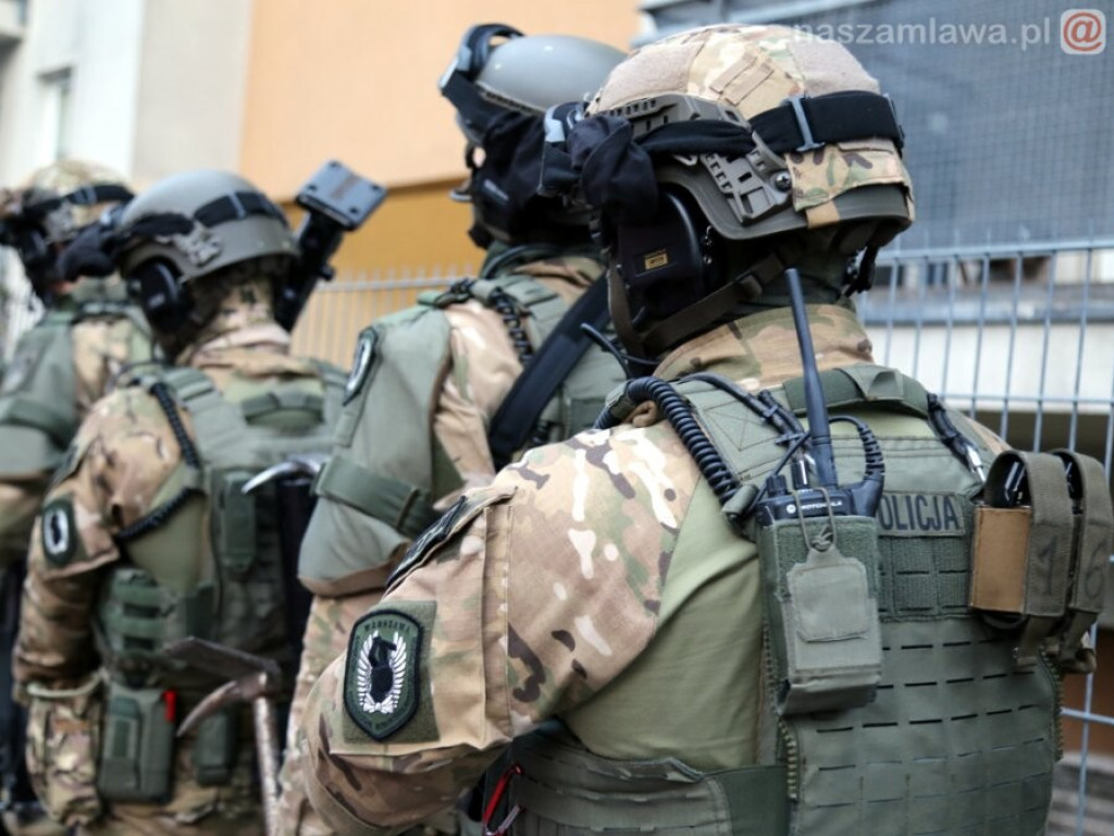 Akcja antyterrorystów w Mławie [FILM I ZDJĘCIA]