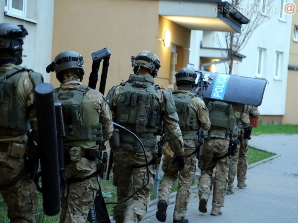Akcja antyterrorystów w Mławie [FILM I ZDJĘCIA]