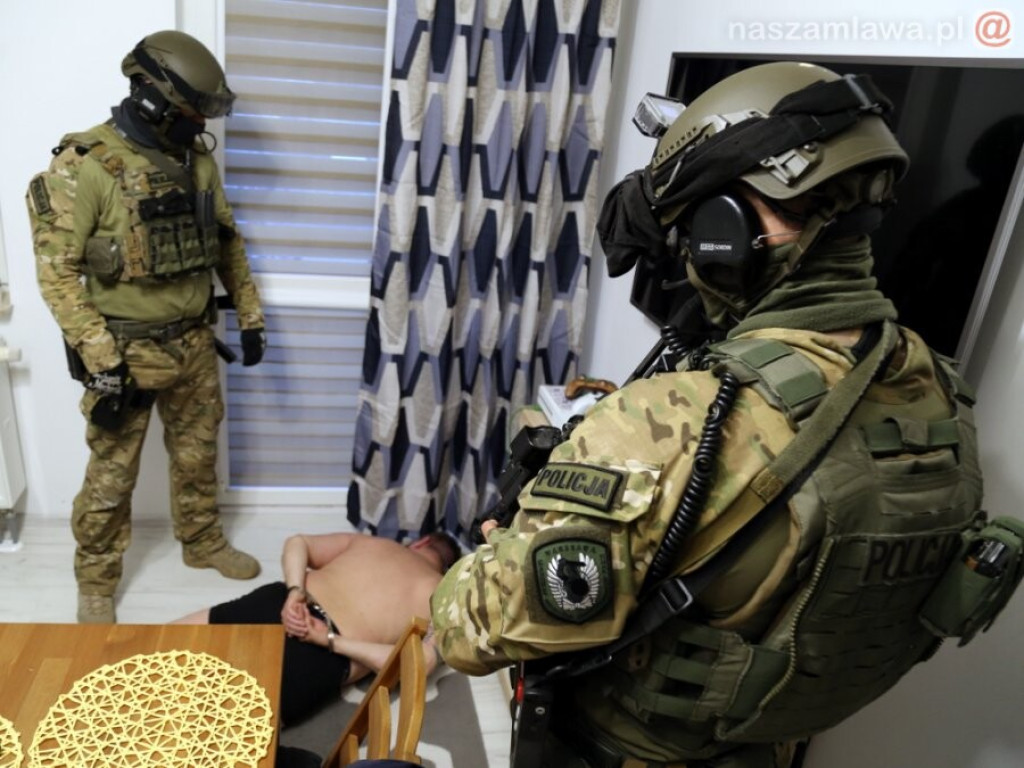 Akcja antyterrorystów w Mławie [FILM I ZDJĘCIA]