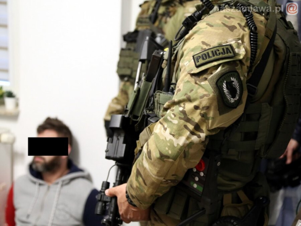 Akcja antyterrorystów w Mławie [FILM I ZDJĘCIA]