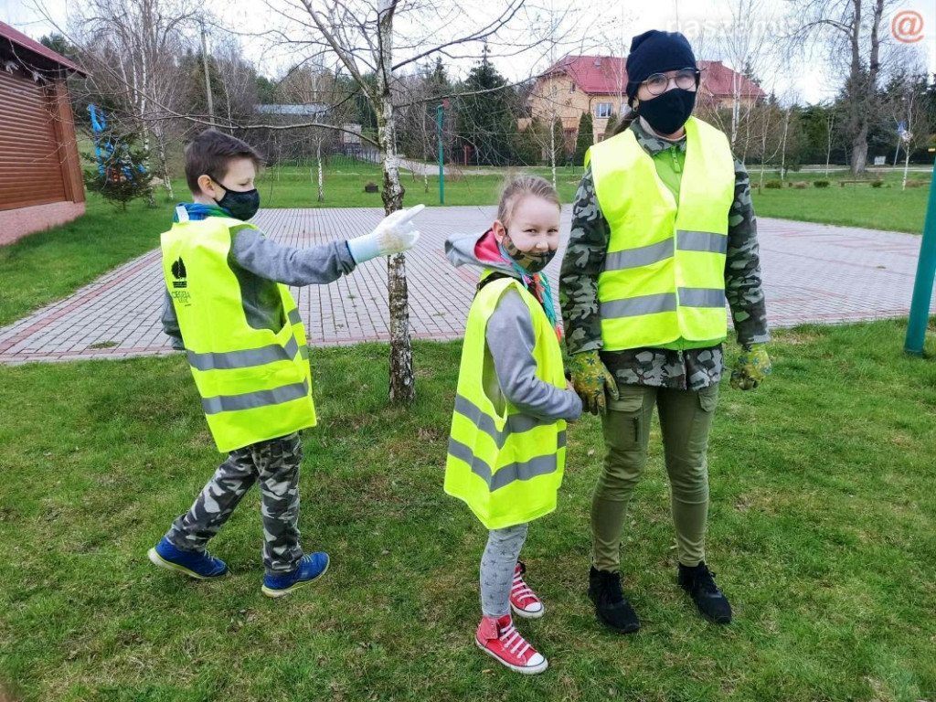 Tyle śmieci znaleźli w lesie. Znowu...