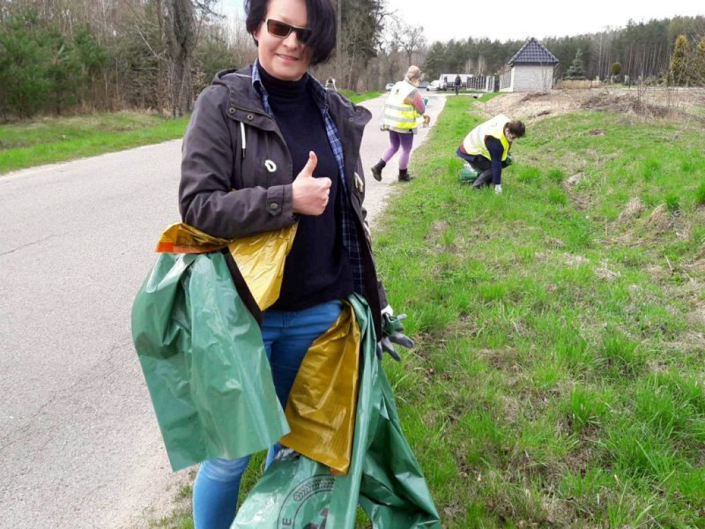 Tyle śmieci znaleźli w lesie. Znowu...