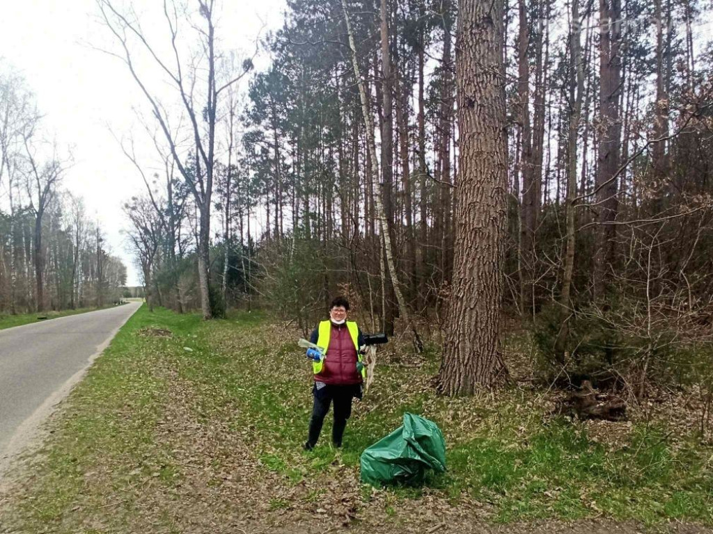 Tyle śmieci znaleźli w lesie. Znowu...