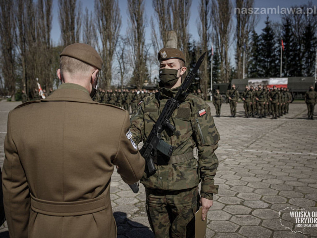 Przysięgał na sztandar Piotr Wróbel z powiatu mławskiego