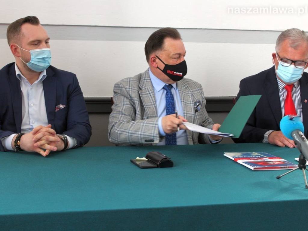 4 miliony od marszałka - podpisanie umowy w Mławie