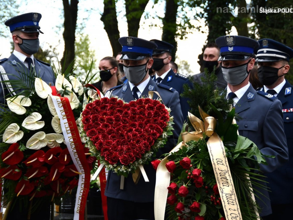 Pogrzeb policjanta zastrzelonego przez bandytę [FILM i ZDJĘCIA]