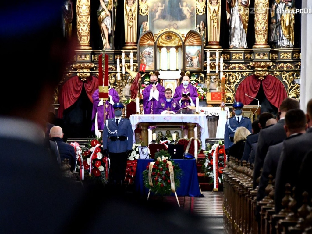 Pogrzeb policjanta zastrzelonego przez bandytę [FILM i ZDJĘCIA]