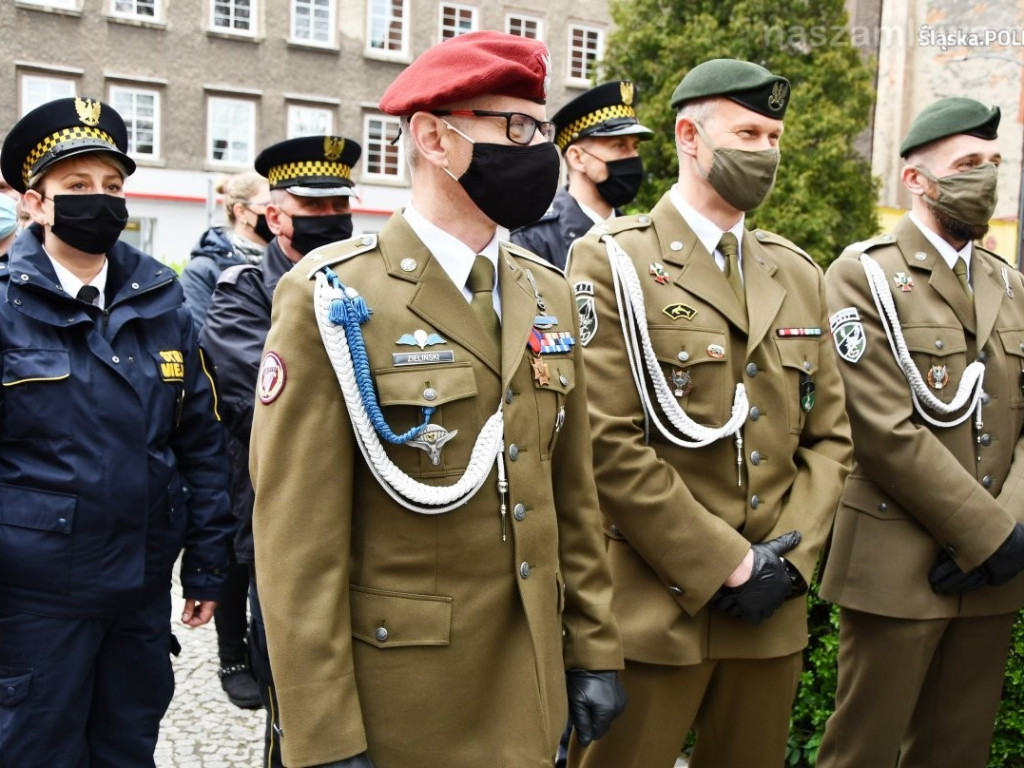 Pogrzeb policjanta zastrzelonego przez bandytę [FILM i ZDJĘCIA]