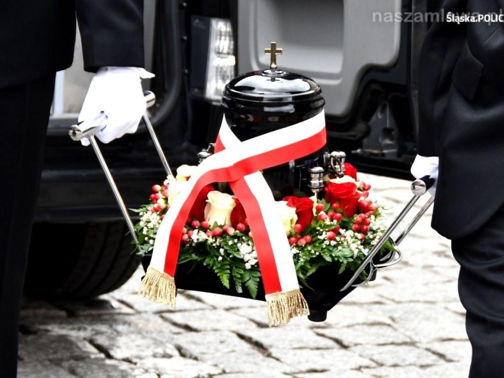 Pogrzeb policjanta zastrzelonego przez bandytę [FILM i ZDJĘCIA]