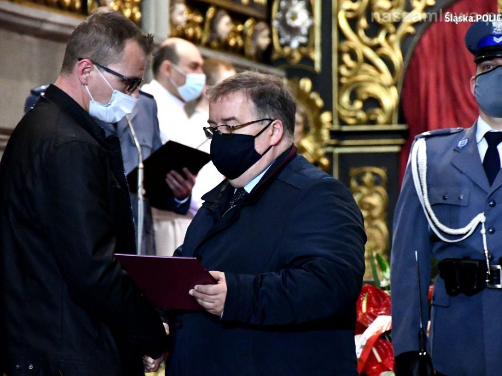 Pogrzeb policjanta zastrzelonego przez bandytę [FILM i ZDJĘCIA]