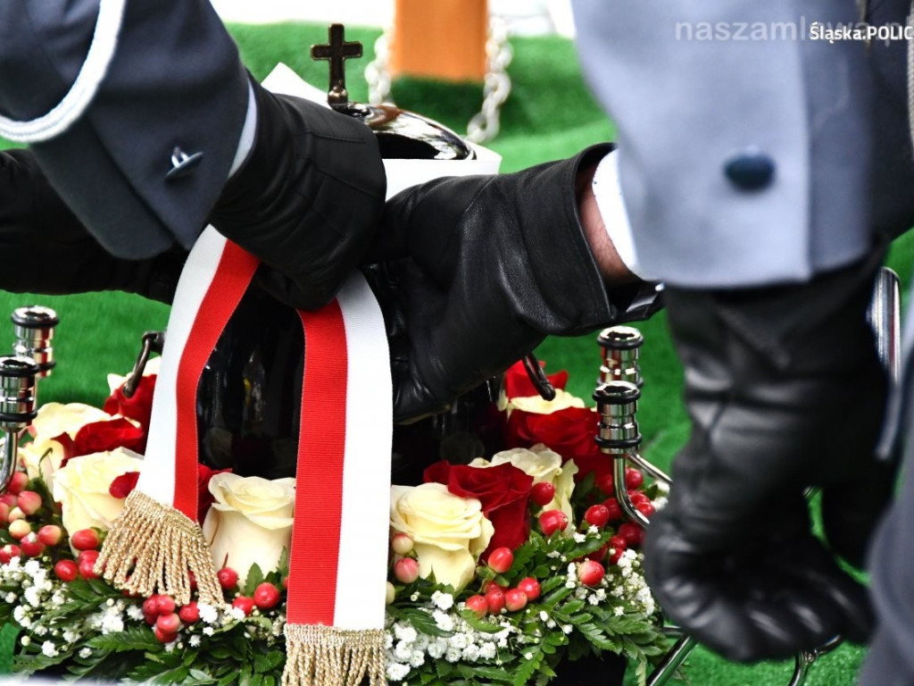 Pogrzeb policjanta zastrzelonego przez bandytę [FILM i ZDJĘCIA]