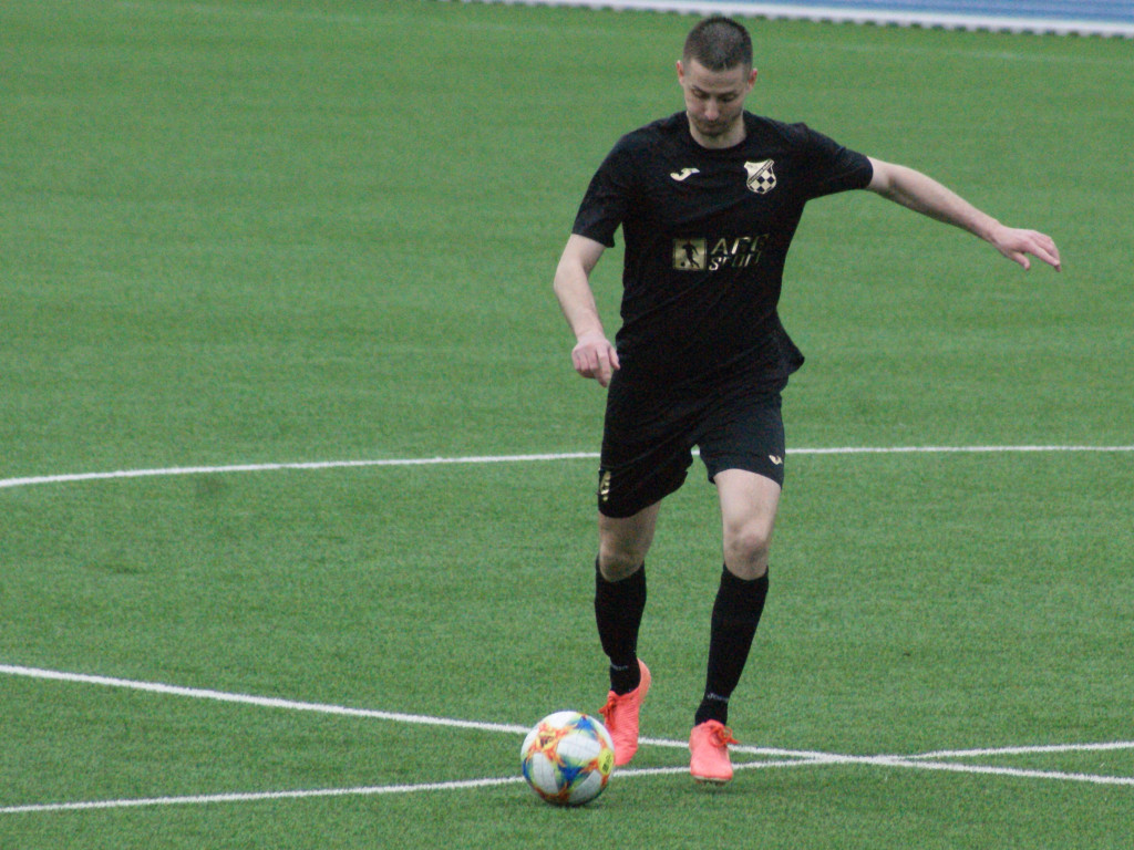 Jak pierwszy z ostatnim. Czternaście goli