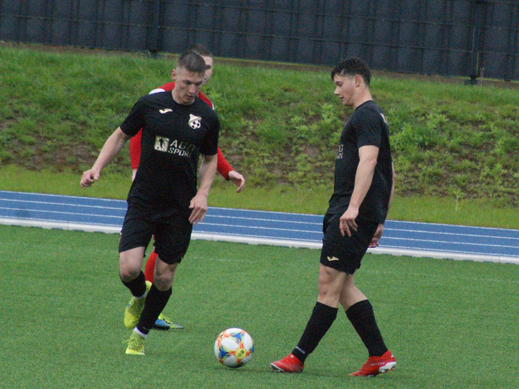 Jak pierwszy z ostatnim. Czternaście goli