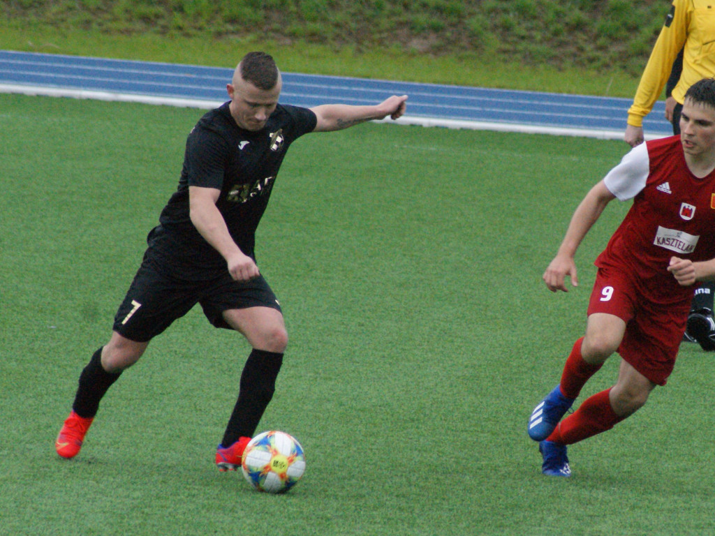 Jak pierwszy z ostatnim. Czternaście goli