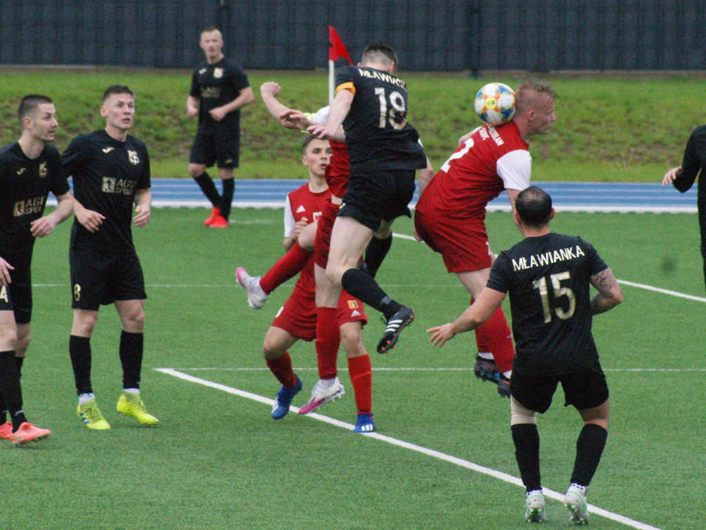 Jak pierwszy z ostatnim. Czternaście goli