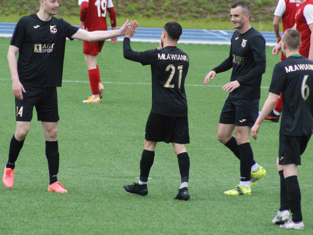 Jak pierwszy z ostatnim. Czternaście goli