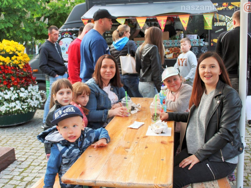 Życie w mieście wraca do normalności [FOTORELACJA]